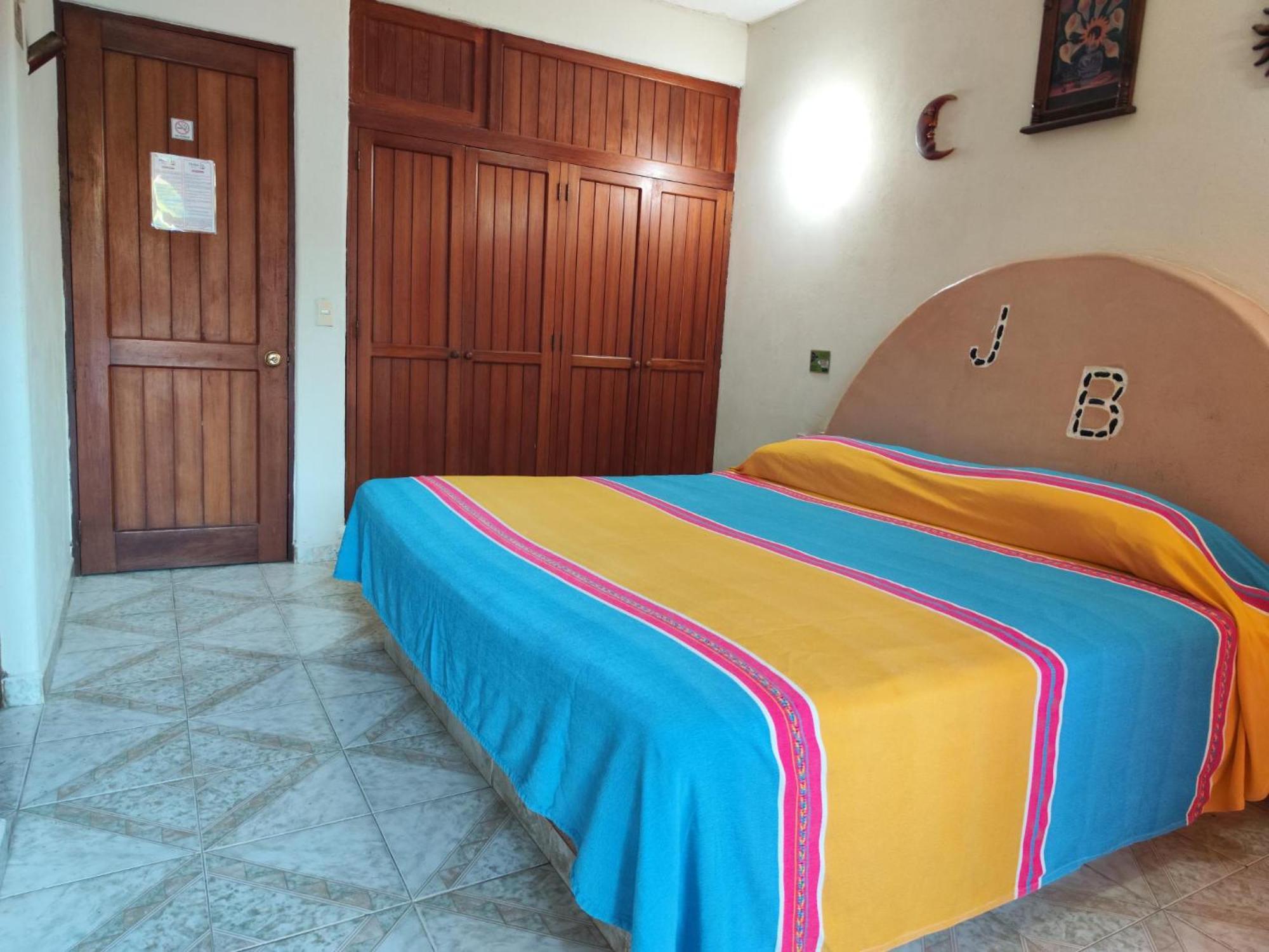 זיהואטנחו Hotel J.B. מראה חיצוני תמונה